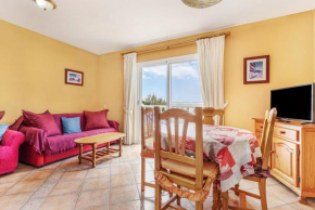 Seaviews from the big balcony, parking and wifi